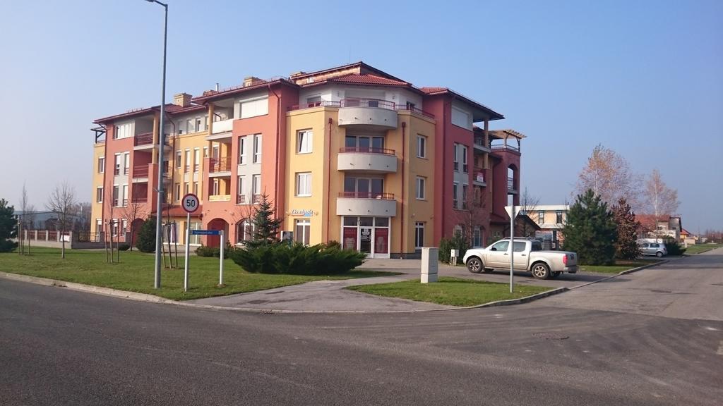 Réka Apartman Bük Habitación foto